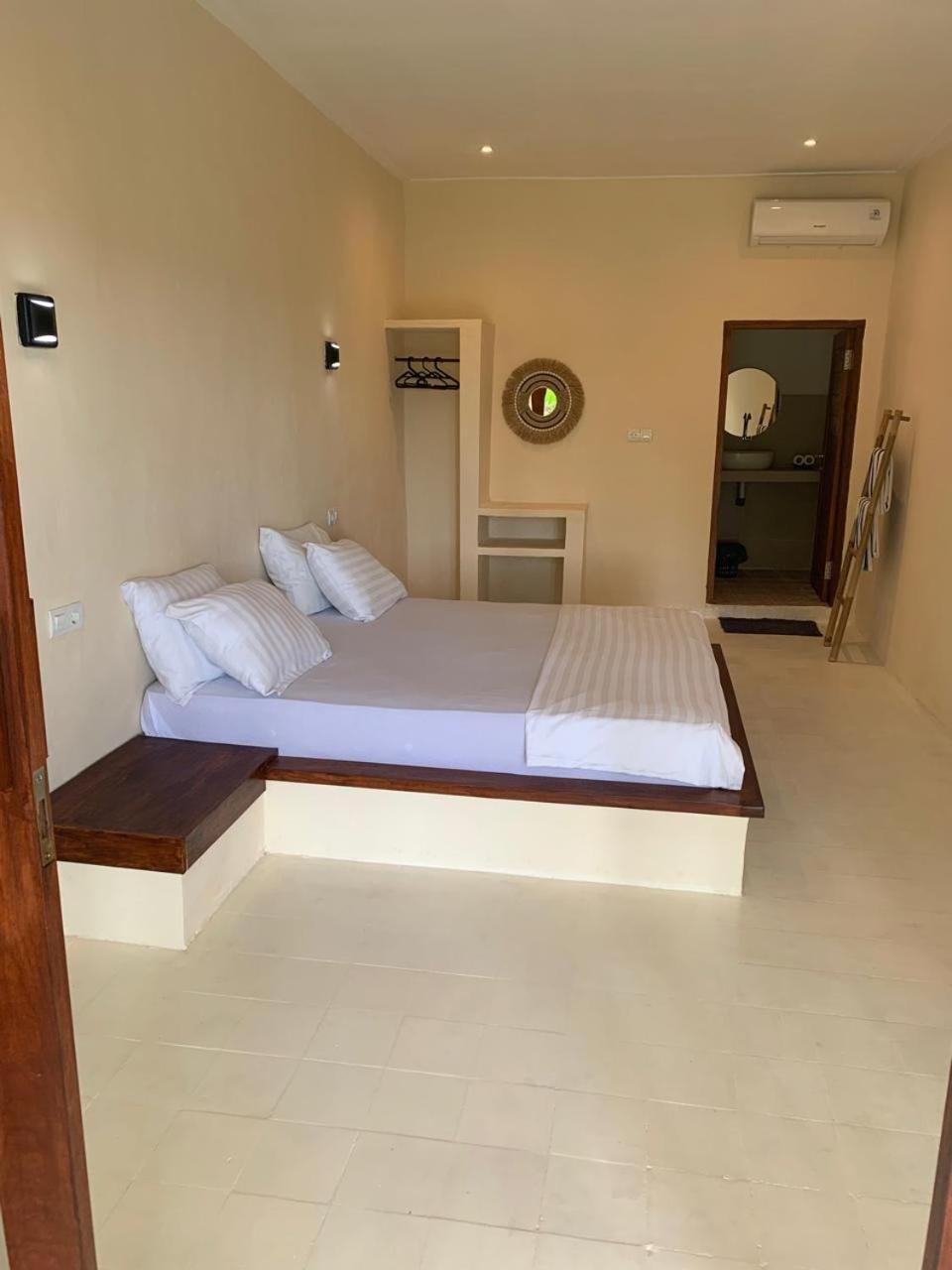 Lombok Coconut Hotel Mangsit Exteriör bild